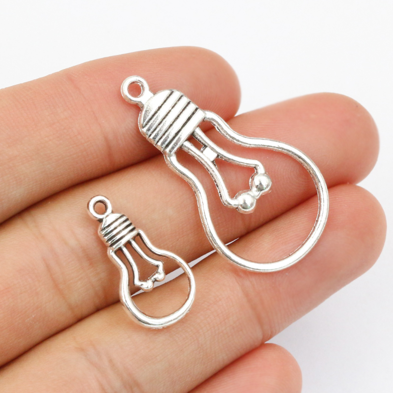 20 個電球チャームペンダント 2 サイズ合金金属 DIY  - Pendant Light Shade のレビューと価格